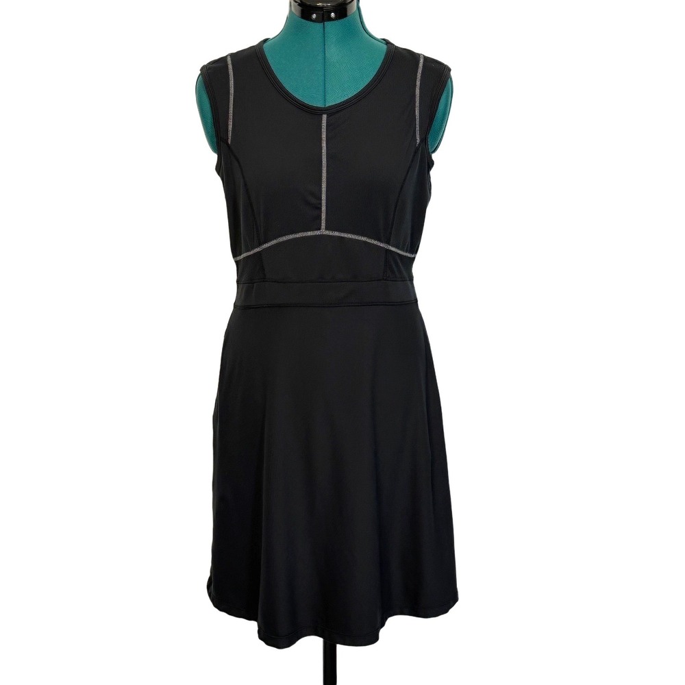Title Nine Dream Dress Medium Sleeveless Contrast Stitch Black Performance